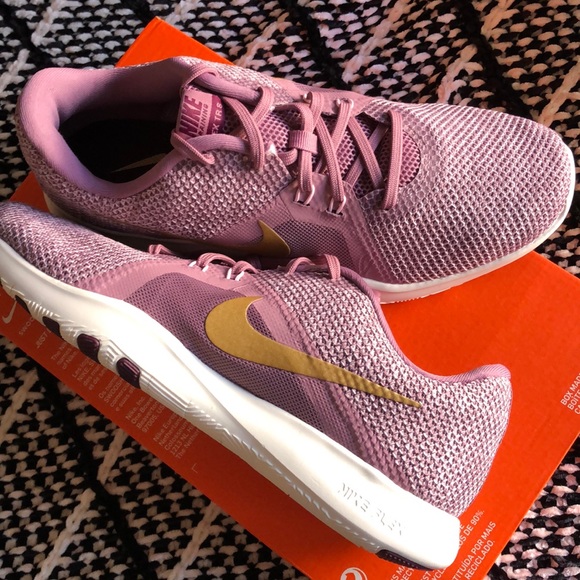 Nike Women’s Flex Training 8 Amp - Picture 5 of 6